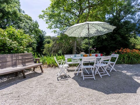 Cloud, Sky, Daytime, Property, Water, Building, Plant, Azure, Urban Design, Public Space