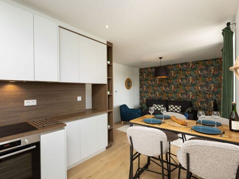 Flower, Plant, Plant Community, Sky, Botany, Petal, Nature, Mountain, Natural Landscape, Vegetation