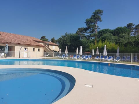 Swimming Pool, Resort, Recreation, Leisure, Outdoor Furniture, Resort Town, Estate, Vacation, Shade, Thermae