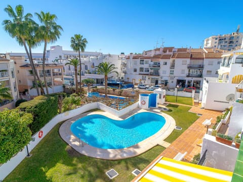 Water, Plant, Daytime, Property, Sky, Building, Swimming Pool, Azure, Window, Tree
