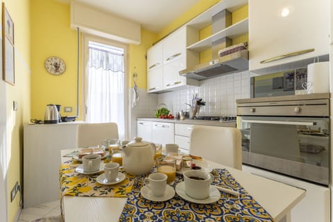 Autumn, Kitchen, Spring, Summer