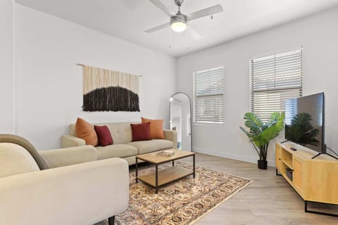 CozySuites Glendale by the stadium with pool! 16