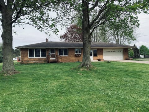 Front yard view of house.