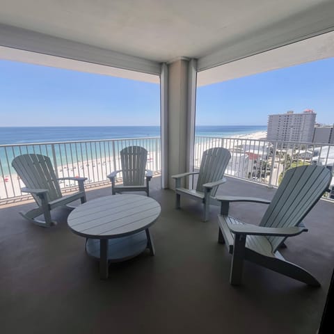 Ample space, amazing views and new outdoor furniture!