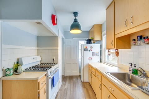 Kitchen | Spices | Air Fryer | Blender | Main Level