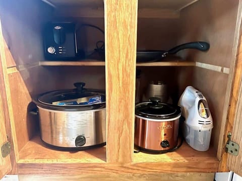 We provide a variety of kitchen amenities! 