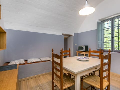 Sky, Plant, Furniture, Plant Community, Table, Natural Landscape, Chair, Land Lot, Outdoor Furniture, Tree