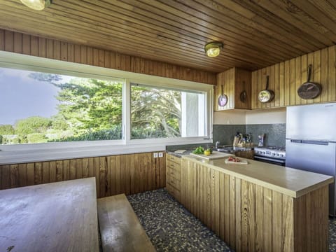 Car, Wheel, Building, Sky, Vehicle, Window, Motor Vehicle