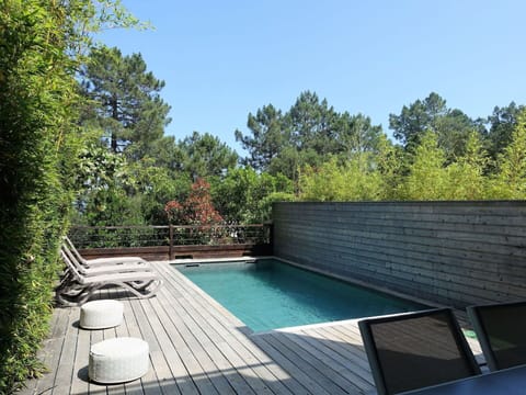 Sky, Water, Property, Plant, Swimming Pool, Building, Grass, Tree, Leisure, Wood