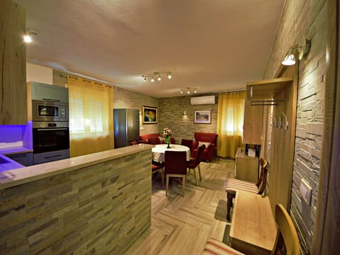 Lighting, Table, Floor, Chair, Flooring, Wood, Ceiling, Hardwood, House, Building