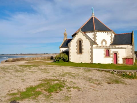 Table, Furniture, Property, Sky, Building, Couch, Azure, Cloud, Shade, Interior Design