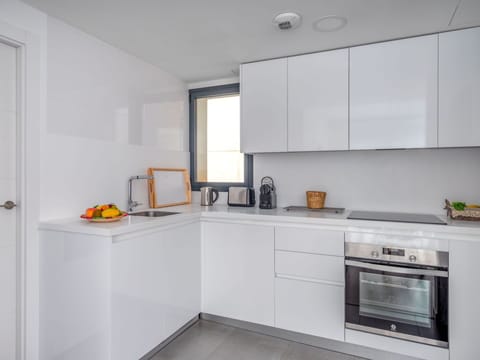 Sky, Snow, Building, Window, Slope, Freezing, House, Geological Phenomenon, Urban Design, Winter