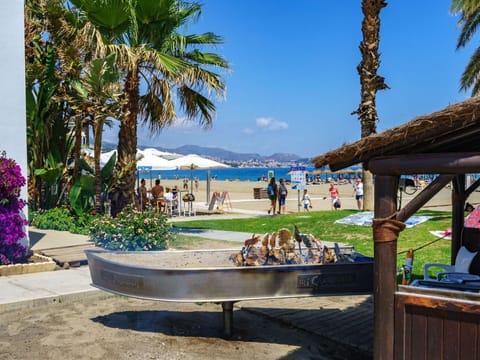 Sky, Plant, Water, Azure, Shade, Tree, Outdoor Furniture, Arecales, Cloud, Seaside Resort