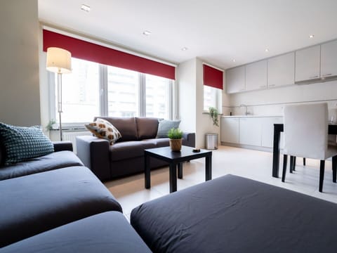 Cloud, Plant, Sky, Building, Daytime, Property, Window, Tree, House, Land Lot