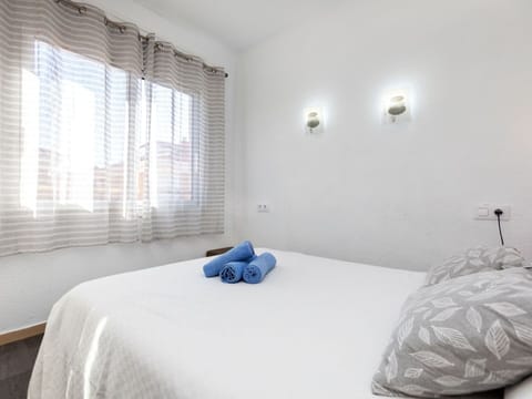 Property, Window, Comfort, Wood, Interior Design, Architecture, Shade, Floor, Flooring