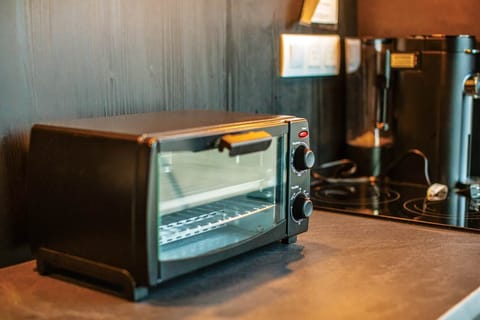 Enjoy easy cooking during your vacation! Our toaster oven is here to help.