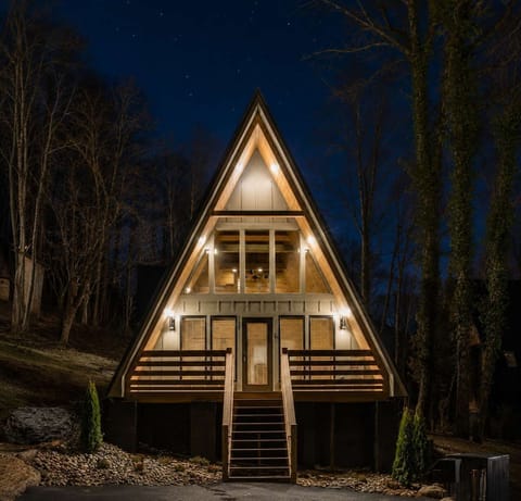 Amazing Gatlinburg A-Frame Very Close To Downtown!