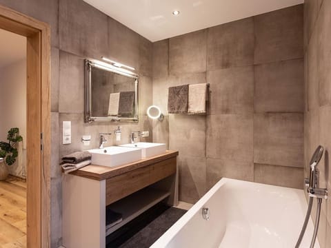 Panorama Suite, 3 Schlafzimmer, 2 Bäder - Apart Deluxe am Wilden Kaiser Apartment in Salzburgerland