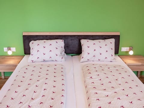 Appartement/fewo, Seeblick mit Terrasse - Turnerhof Farm Stay in Carinthia, Austria