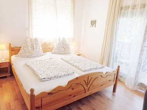 Doppelzimmer mit Balkon - Gästehaus Schiefer Bed and Breakfast in Spittal an der Drau