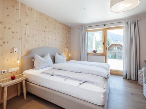 Granat-zirbenzimmer - Bio- und Vitalbauernhof Bacherhof Farm Stay in Spittal an der Drau
