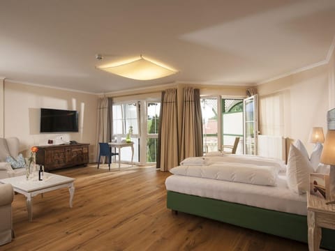 Suite "seevilla" bis 4 Nächte mit Frühstück - Romantik SPA Hotel Seefischer am Seesuperior House in Carinthia, Austria