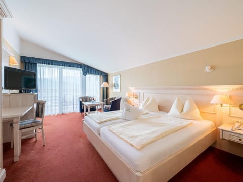 Panorama Zimmer mit Blick Über den See - Hotel Alexanderhof Bed and Breakfast in Spittal an der Drau