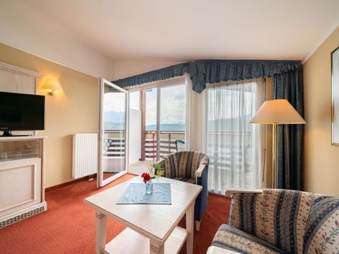 Panorama Zimmer mit Blick Über den See - Hotel Alexanderhof Bed and Breakfast in Spittal an der Drau