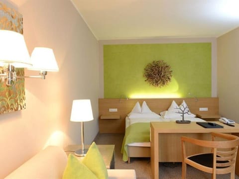 Doppelzimmer Style Deluxe Südblick Frühstück - Hotel Moserhof Bed and Breakfast in Spittal an der Drau