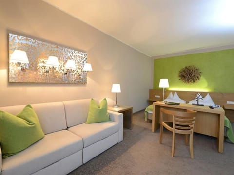 Doppelzimmer Style Deluxe Südblick Frühstück - Hotel Moserhof Bed and Breakfast in Spittal an der Drau