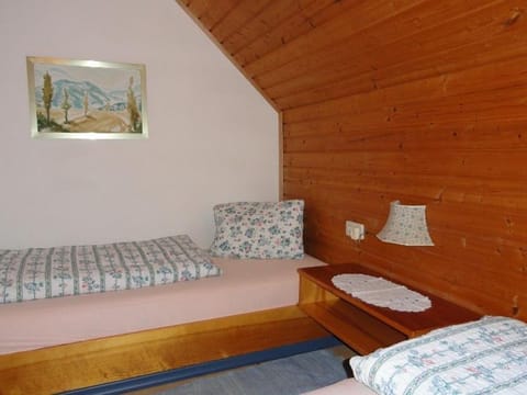 Appartement Heide Garten- und Bergblick für 2-4 - Apartments Krista Apartment in Carinthia, Austria