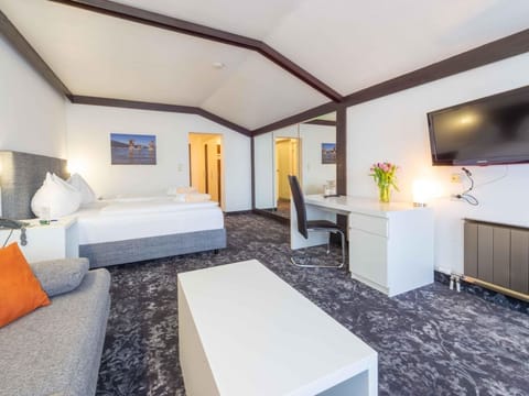 Doppelzimmer Deluxe mit Seeblick - Hotel Bellevue Bed and Breakfast in Spittal an der Drau