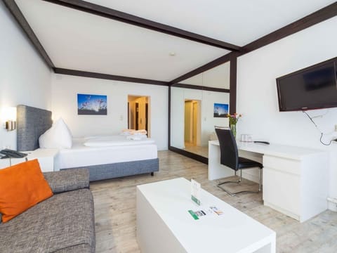 Doppelzimmer Deluxe mit Seeblick - Hotel Bellevue Bed and Breakfast in Spittal an der Drau