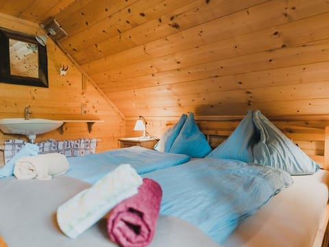 Thörl - DZ mit Nordfenster und Almblick - Alexanderhütte Farm Stay in Carinthia, Austria