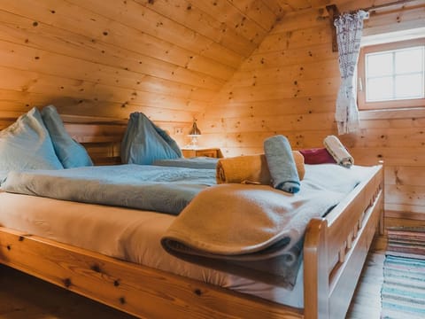 Thörl - DZ mit Nordfenster und Almblick - Alexanderhütte Farm Stay in Carinthia, Austria