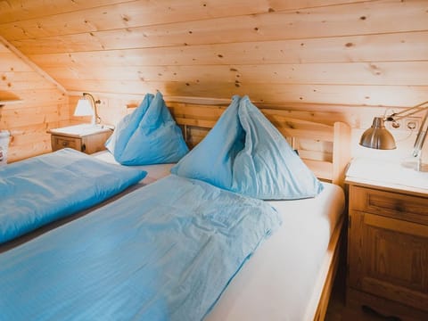 Thörl - DZ mit Nordfenster und Almblick - Alexanderhütte Farm Stay in Carinthia, Austria