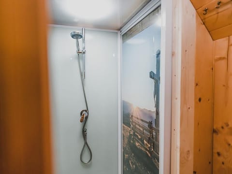 Melker - DZ mit Stockbett und Westfenster - Alexanderhütte Farm Stay in Carinthia, Austria