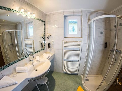 Doppelzimmer Classic mit Balkon - Seehotel Steiner House in Spittal an der Drau