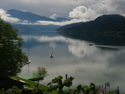 Mehrbettzimmer, Dusche, WC, Süd - Strandhotel Pichler House in Carinthia, Austria