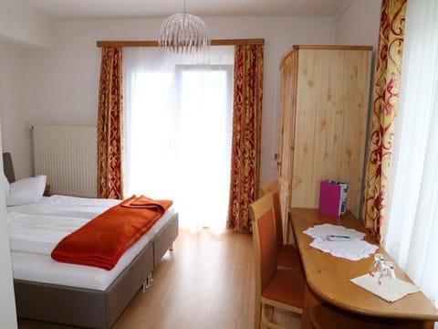 Doppelzimmer mit Südbalkon - Strandhotel Pichler House in Spittal an der Drau