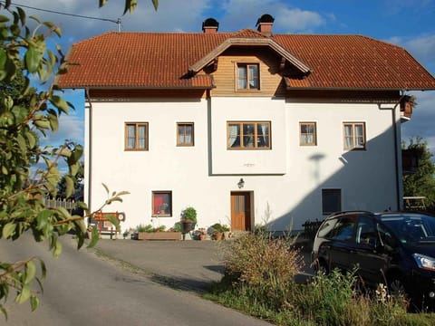 Dreibettzimmer Goldeck - Mentebauer Traudi's Ferienhof Farm Stay in Spittal an der Drau