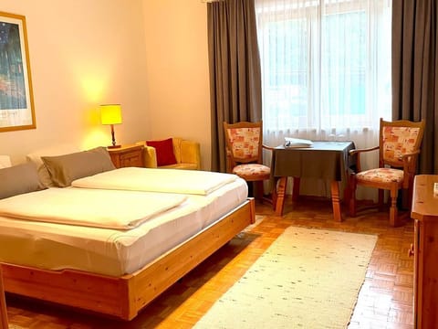 Double room first floor, Haus Frühauf (1) - Mörtbauerhof and Haus Frühauf Farm Stay in Carinthia, Austria