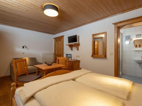 Doppelzimmermit Balkon Mörtbauerhof - Mörtbauerhof und Haus Frühauf Farm Stay in Carinthia, Austria