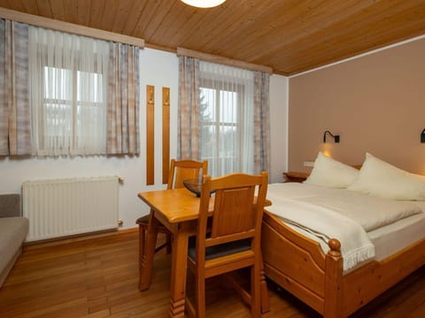 Doppelzimmer mit Balkon Mörtbauerhof - Mörtbauerhof und Haus Frühauf Farm Stay in Carinthia, Austria