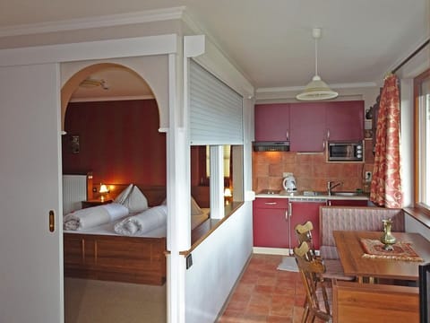 Turmzimmer Balkon zum See - Staudacher Hof Das Romantische Haus Bed and Breakfast in Spittal an der Drau