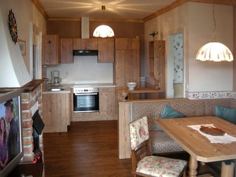 Family apartment with balcony (2-4 pers.) - Staudacher Hof - Das Romantische Haus Bed and Breakfast in Spittal an der Drau