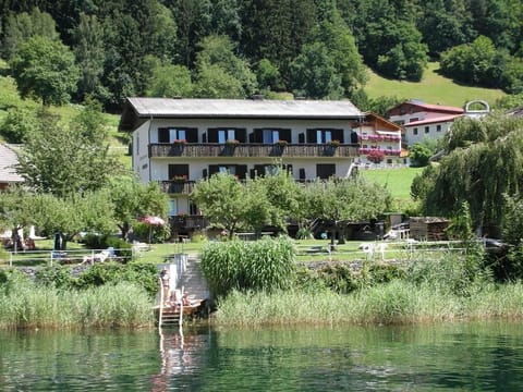 Doppelzimmer - Pension Härring Direkt am See Bed and Breakfast in Spittal an der Drau