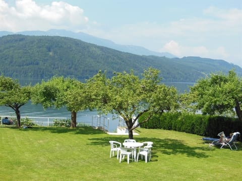 Doppelzimmer - Pension Härring Direkt am See Bed and Breakfast in Spittal an der Drau