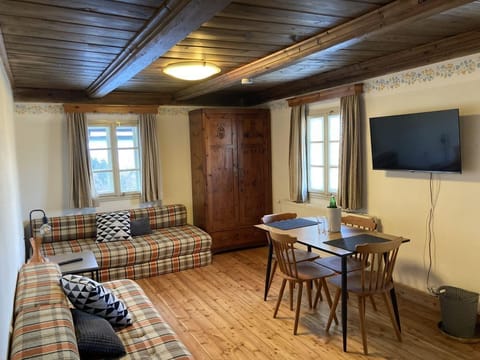 Burgzimmer - Marhube Apartment in Carinthia, Austria