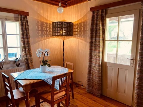 Fürstenzimmer - Marhube Apartment in Carinthia, Austria